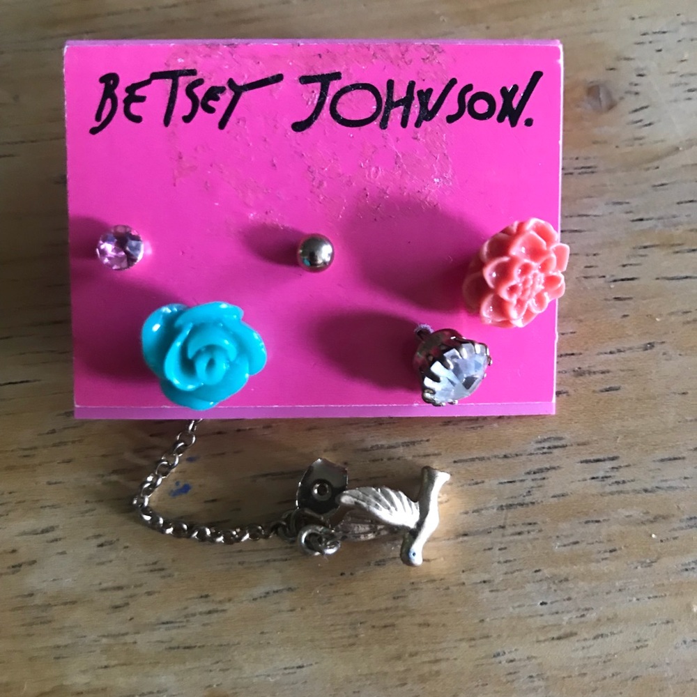 Betsey Johnson earring set
